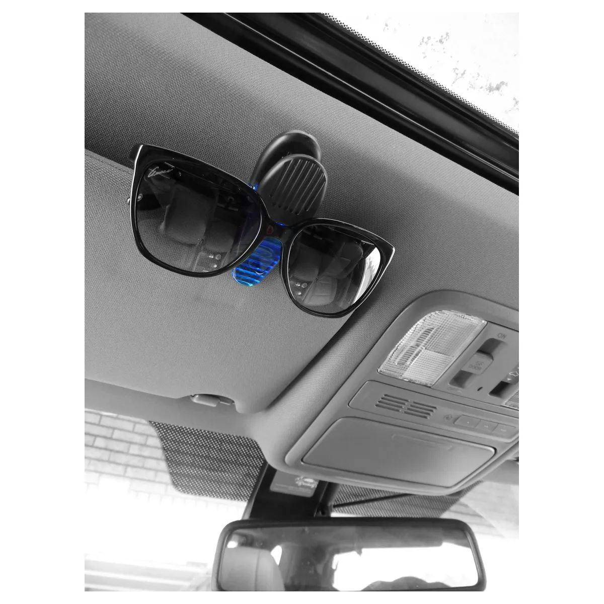 Magnetic Clip Tech Accessory Polypropylene - 1.38 x 3.38 in - product view 2