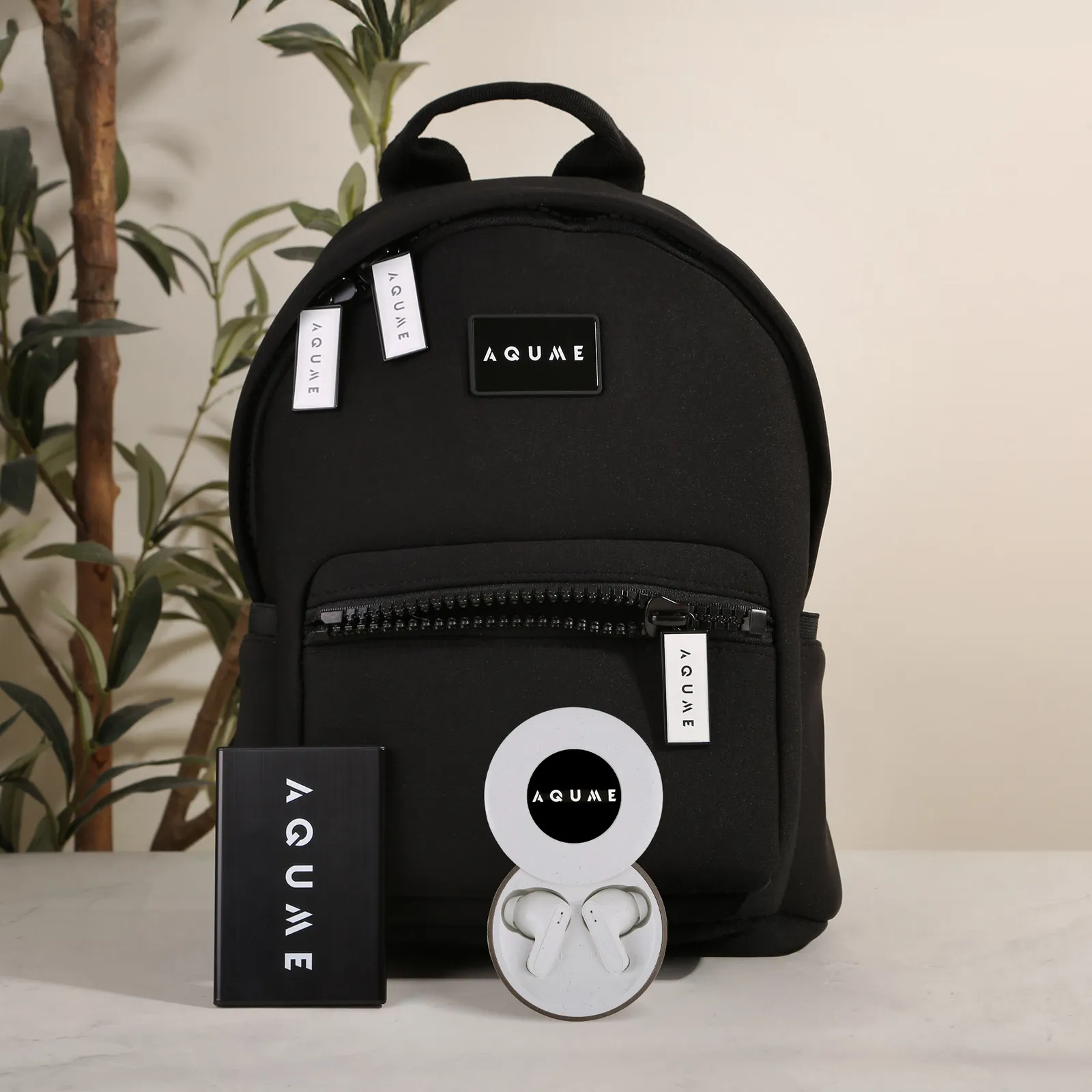 Trendsetter Kit with Backpack Power Bank Earbuds