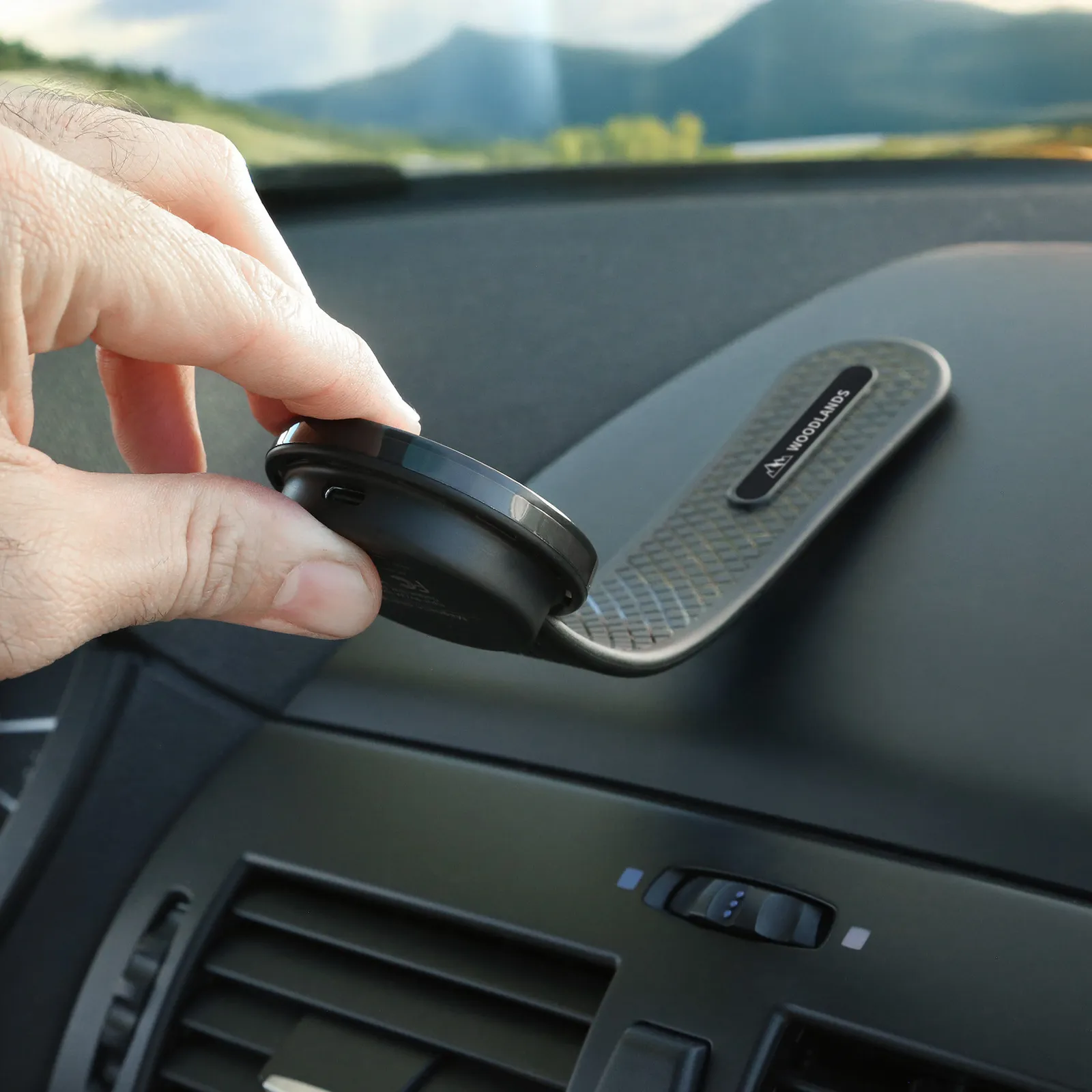 Wireless Charger Flexible Magnetic Mount - 8.75 in - product view 2