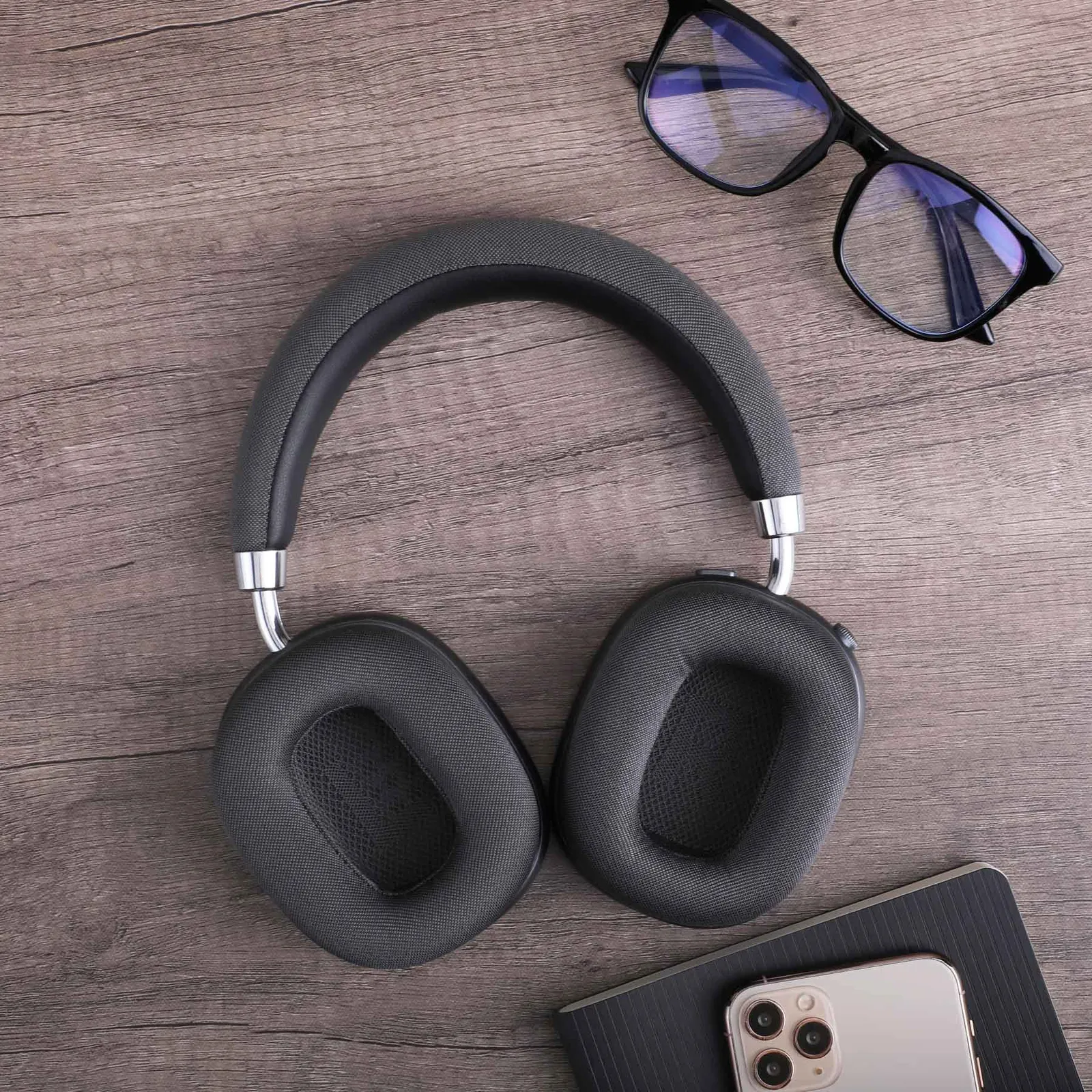 Wireless Headphones with Active Noise Cancellation - product view 6