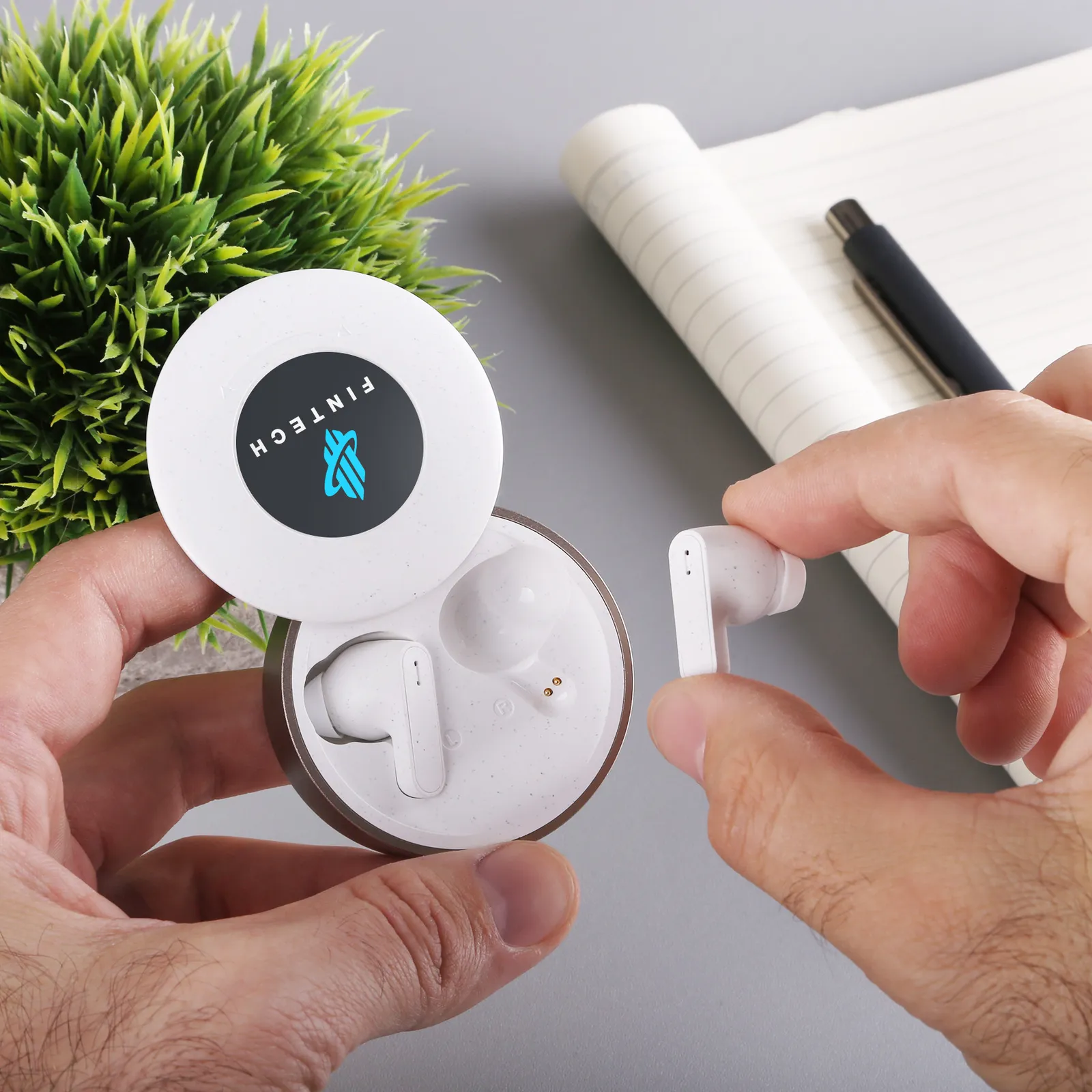 Wireless Earbuds Chrome Charging Case - 15W - product view 8