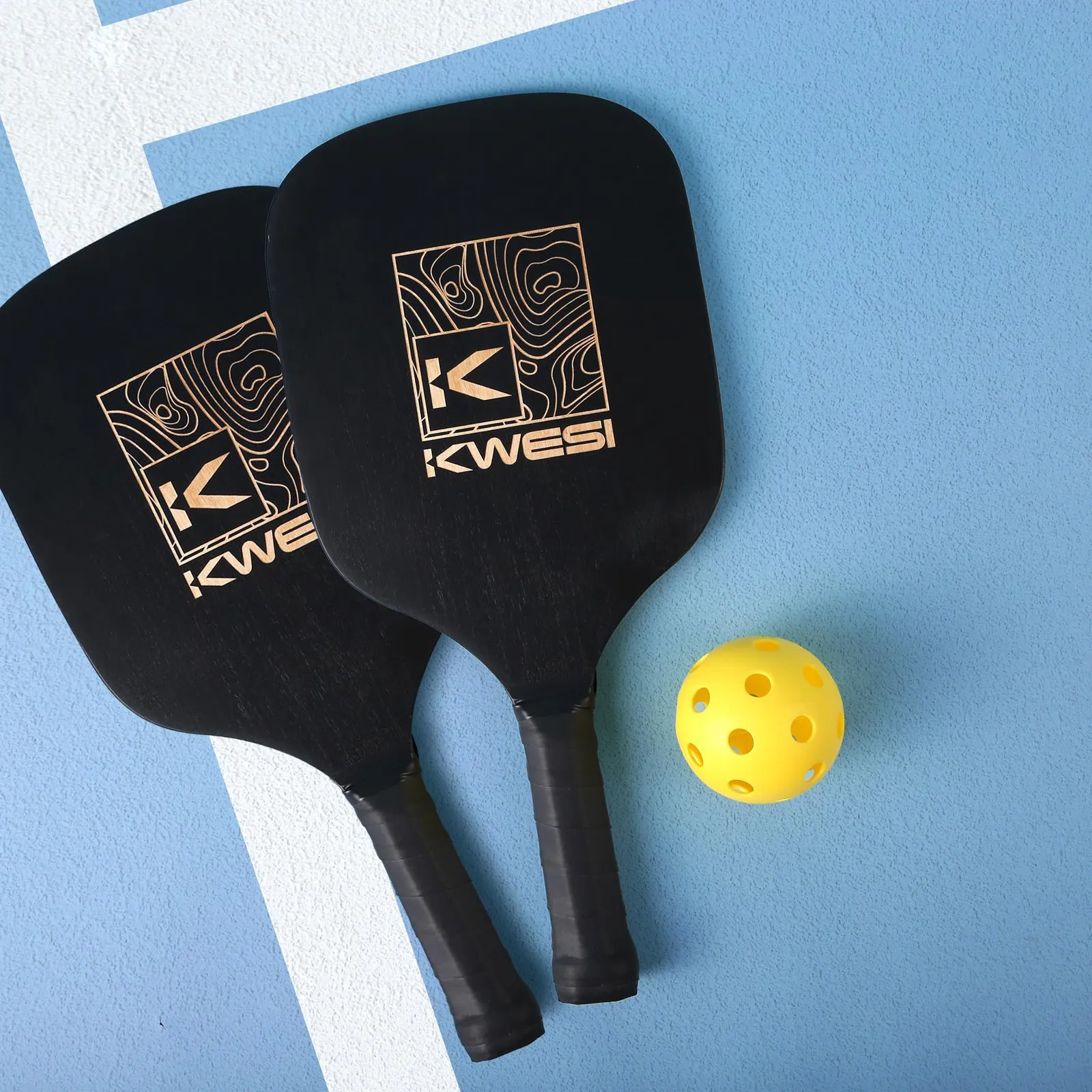 Pickleball Paddle Set Regulation Size with Case - 15.75 x 7.4 in - product view 3