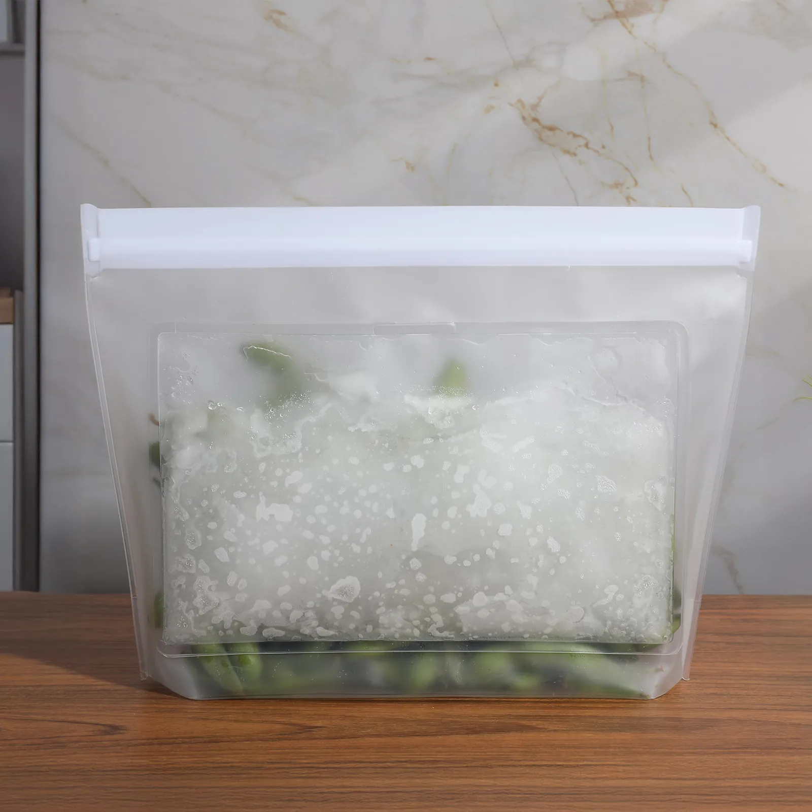 Reusable Food Storage Bag with Built-In Gel Pack - 10.5 x 8 in - product view 3