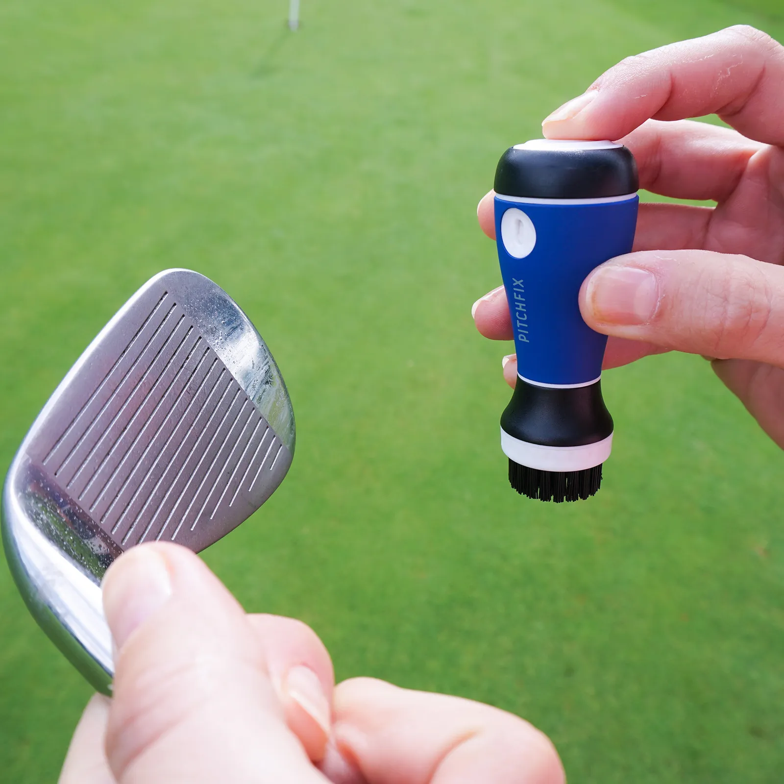 Golf Club Brush with Water Spray - product view 3