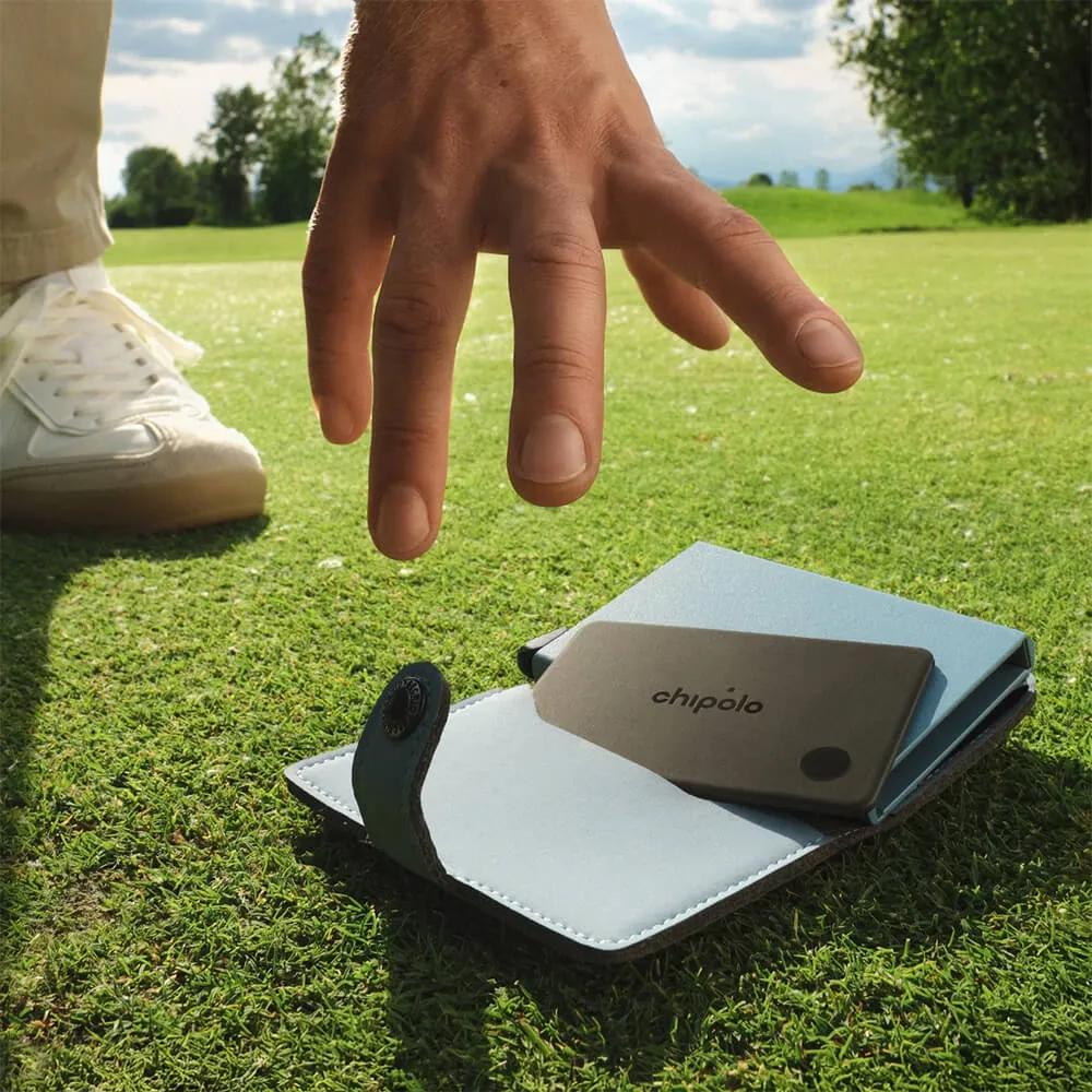 Bluetooth Tracker Card Rechargeable Wireless Charging - product view 4