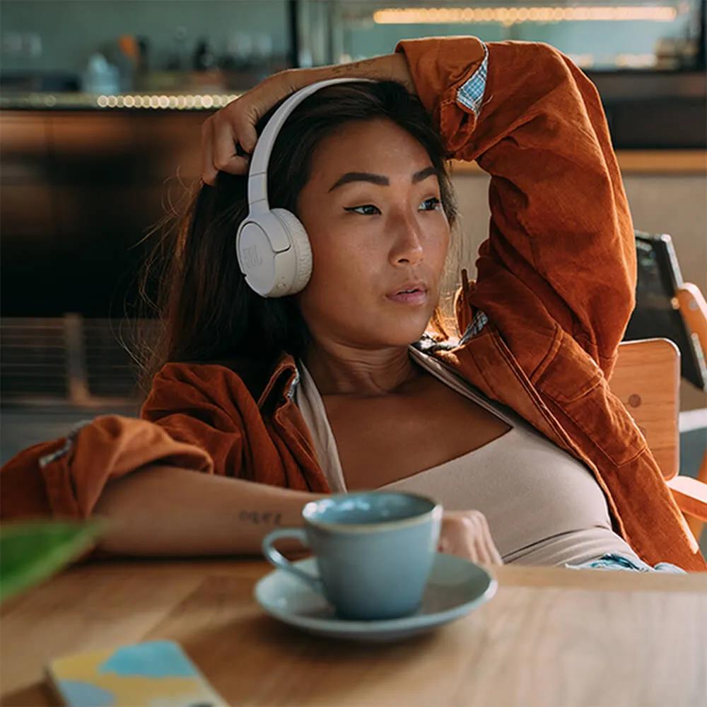 Headphones Wireless On-Ear with Pure Bass - 7.25 x 6.125 in - product view 17