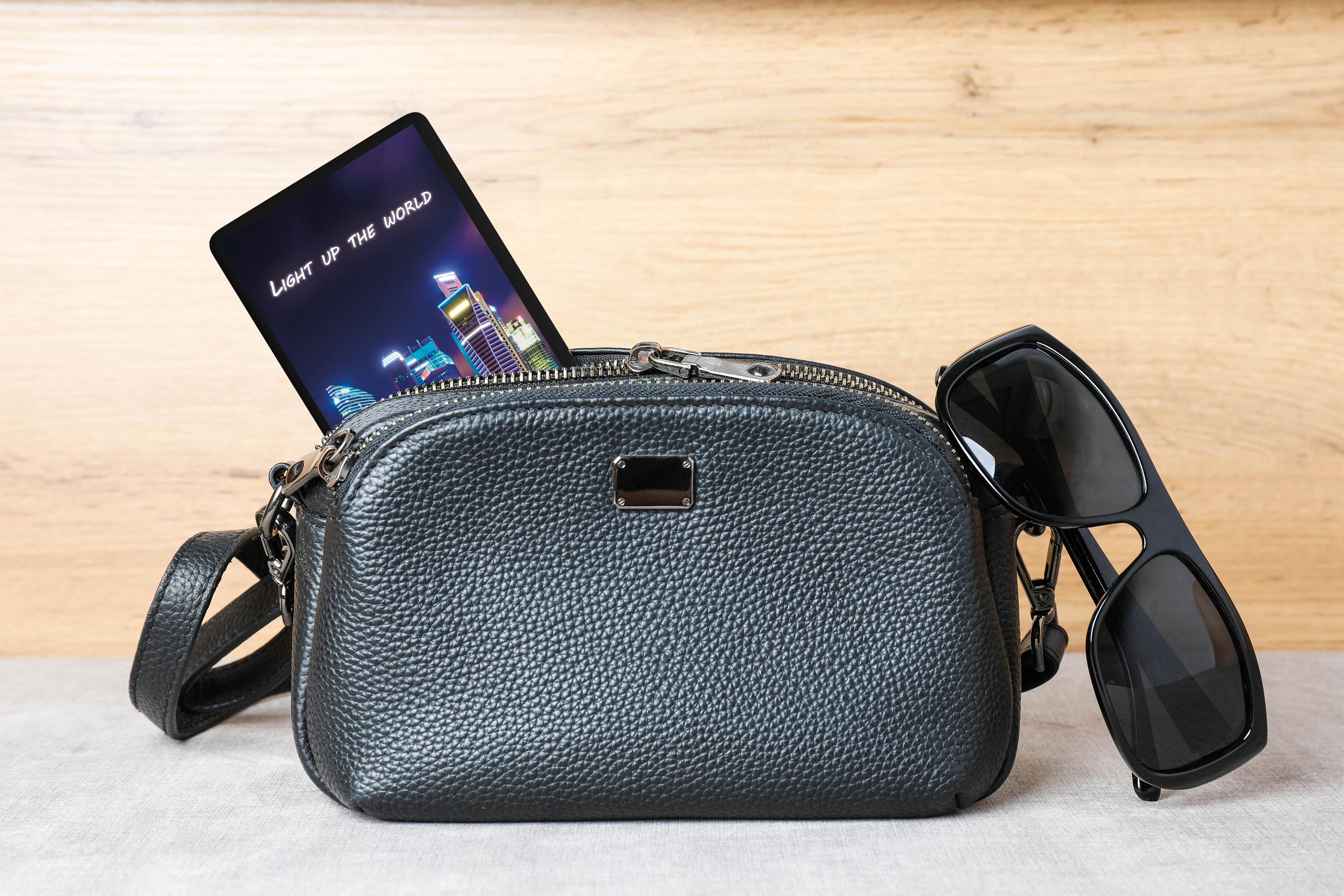 SCX Innovative Design™ Full-Color Illuminated Power Bank Slim 5000 mAh in Lifestylepurse - product view 4