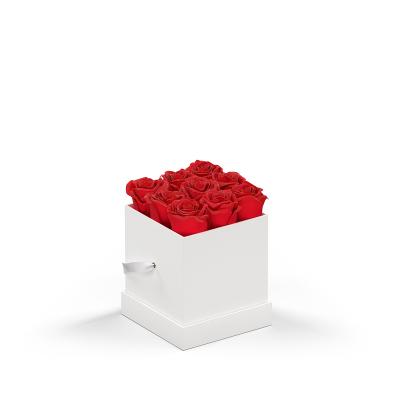 Rose Arrangement Le Mini Square Eternity Roses Hat Box - 2 x 2 in - product view 10