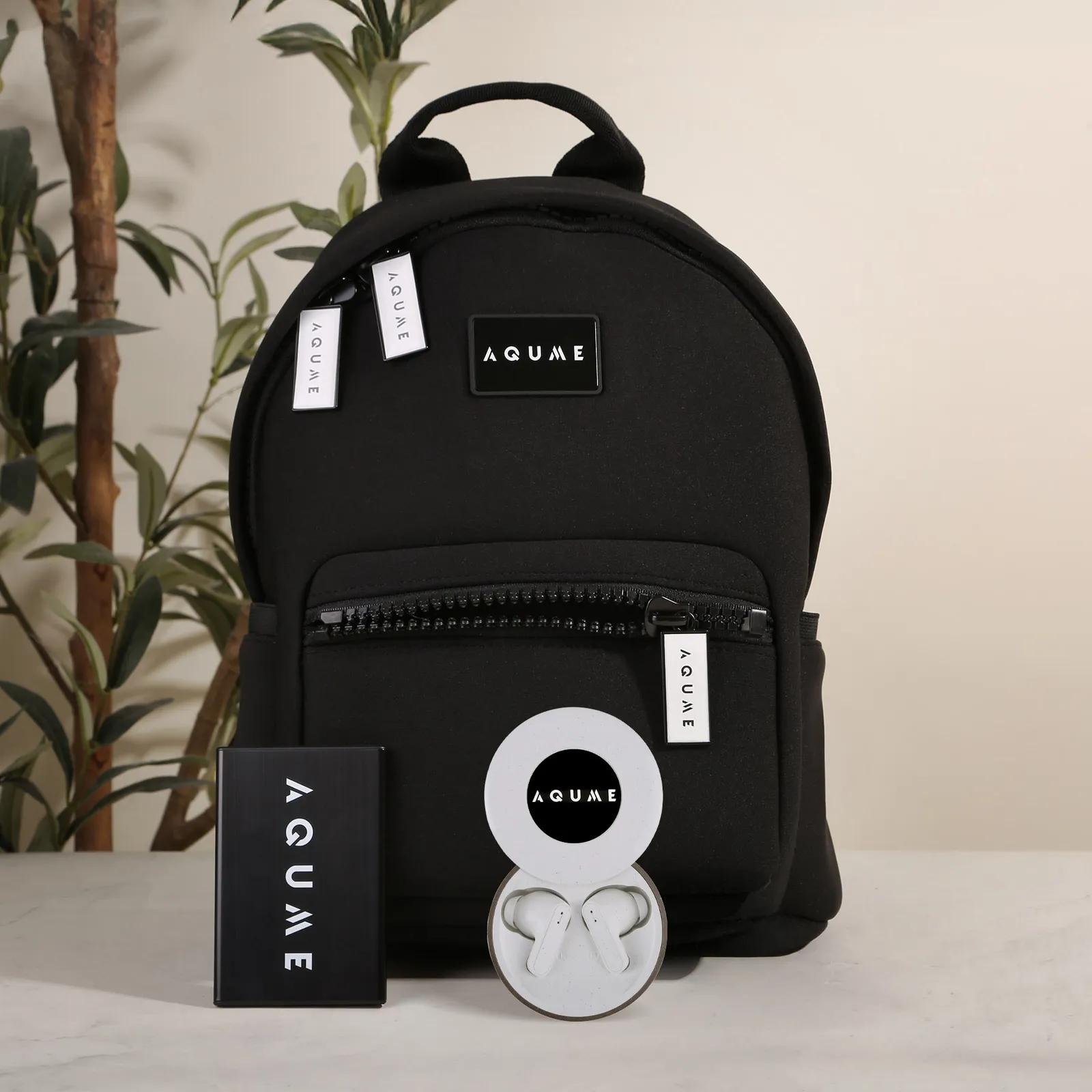 Trendsetter Kit with Backpack Power Bank Earbuds