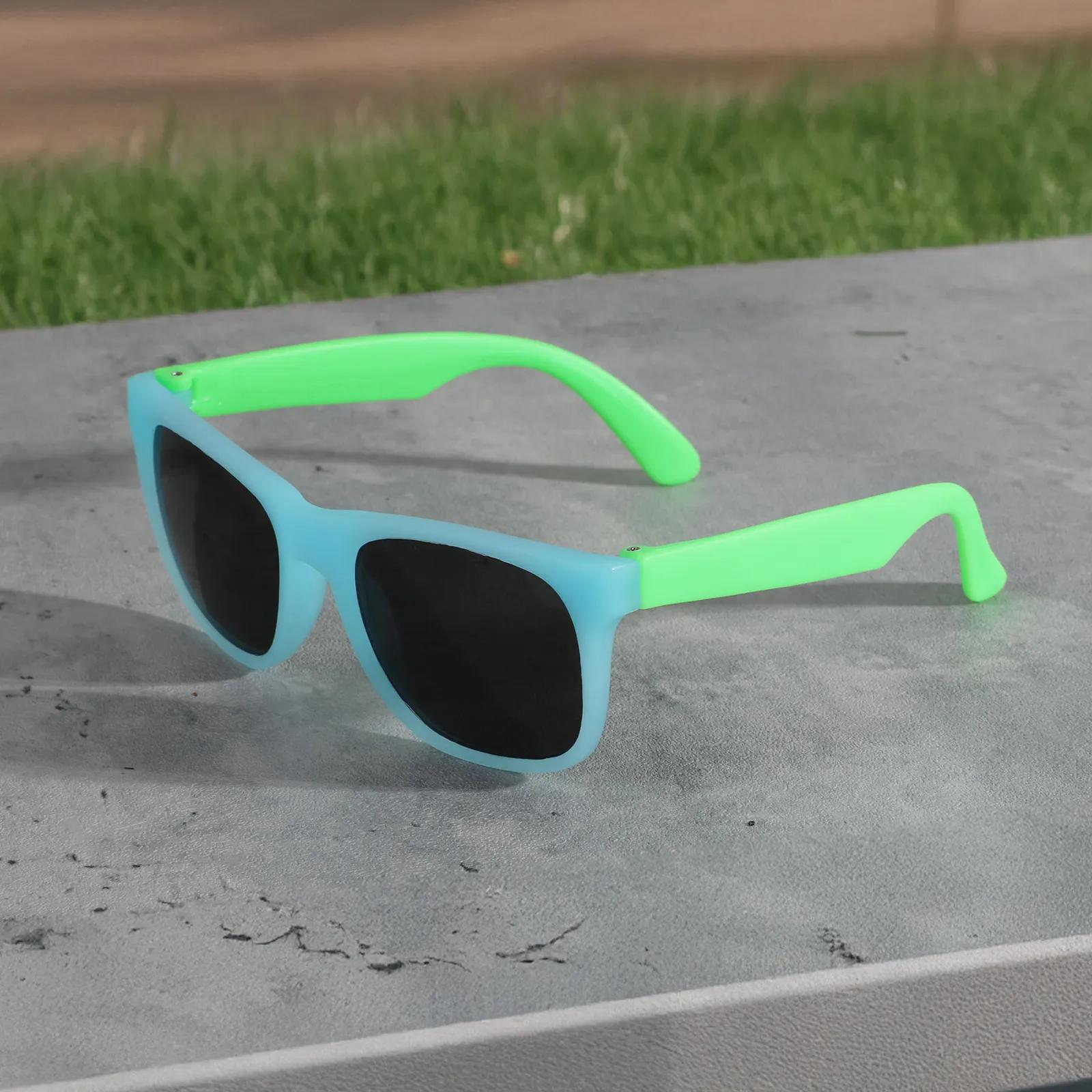 Youth Sunglasses Color Changing UV Activated - 5 1/4 in - blank view 21