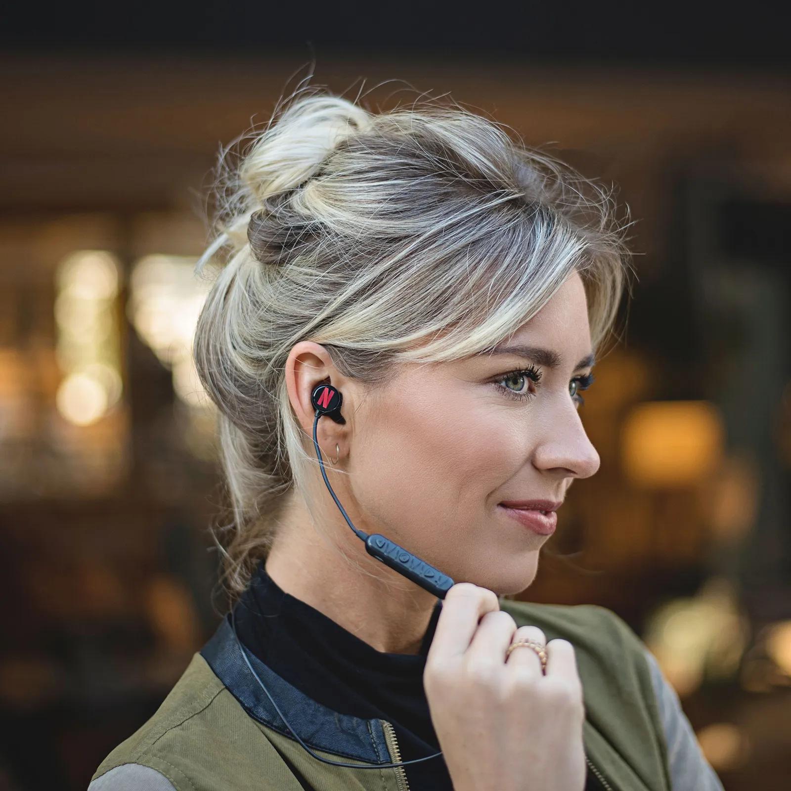 Wireless Earbuds Sports Style with Silicone Tips