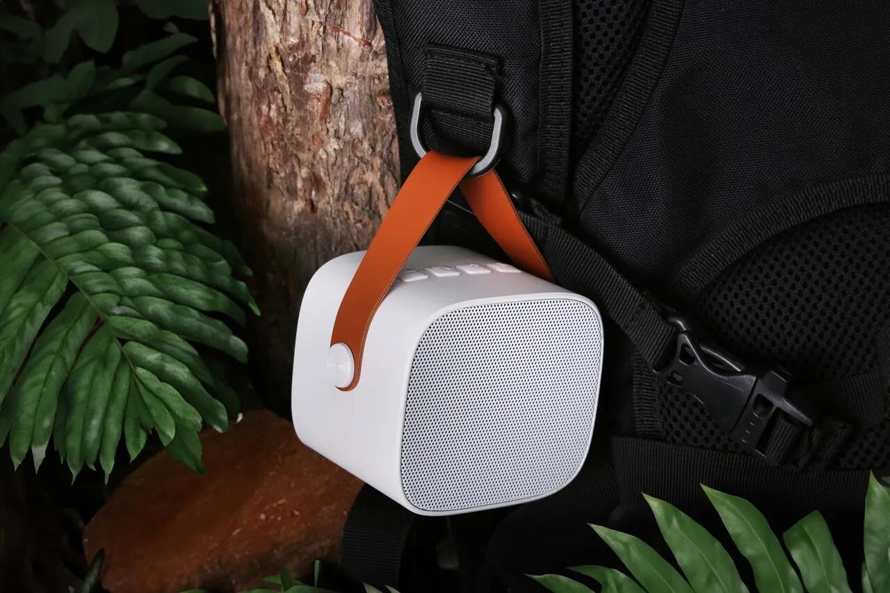 Wireless Speaker Eco-Friendly with 5 Hour Battery - 5W - blank view 5