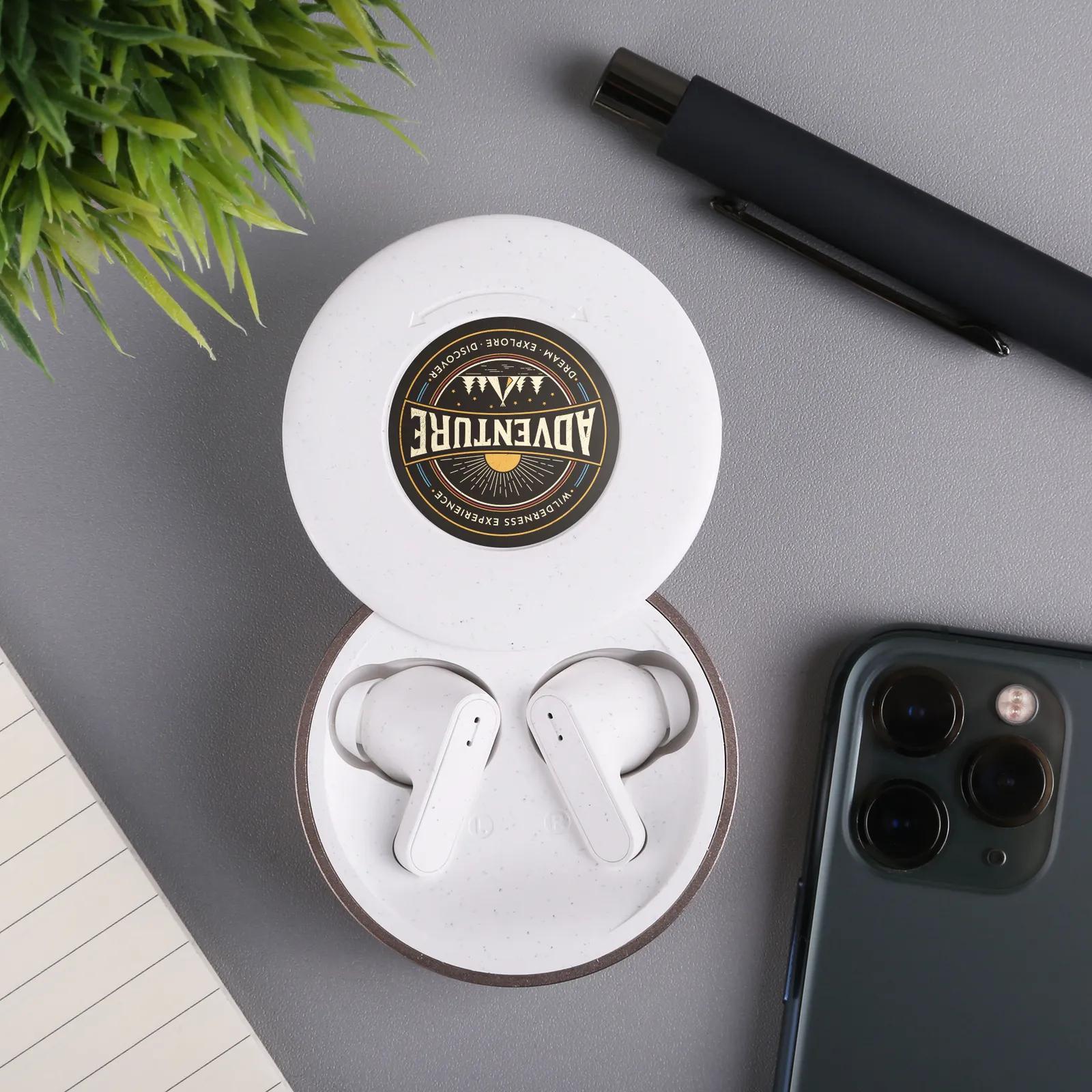 Wireless Earbuds Chrome Charging Case - 15W - product view 4