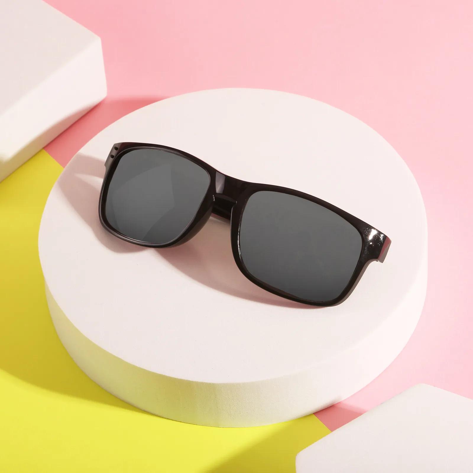 Metro City Sunglasses Recycled PET Material - 5.63 x 1.88 in - product view 3